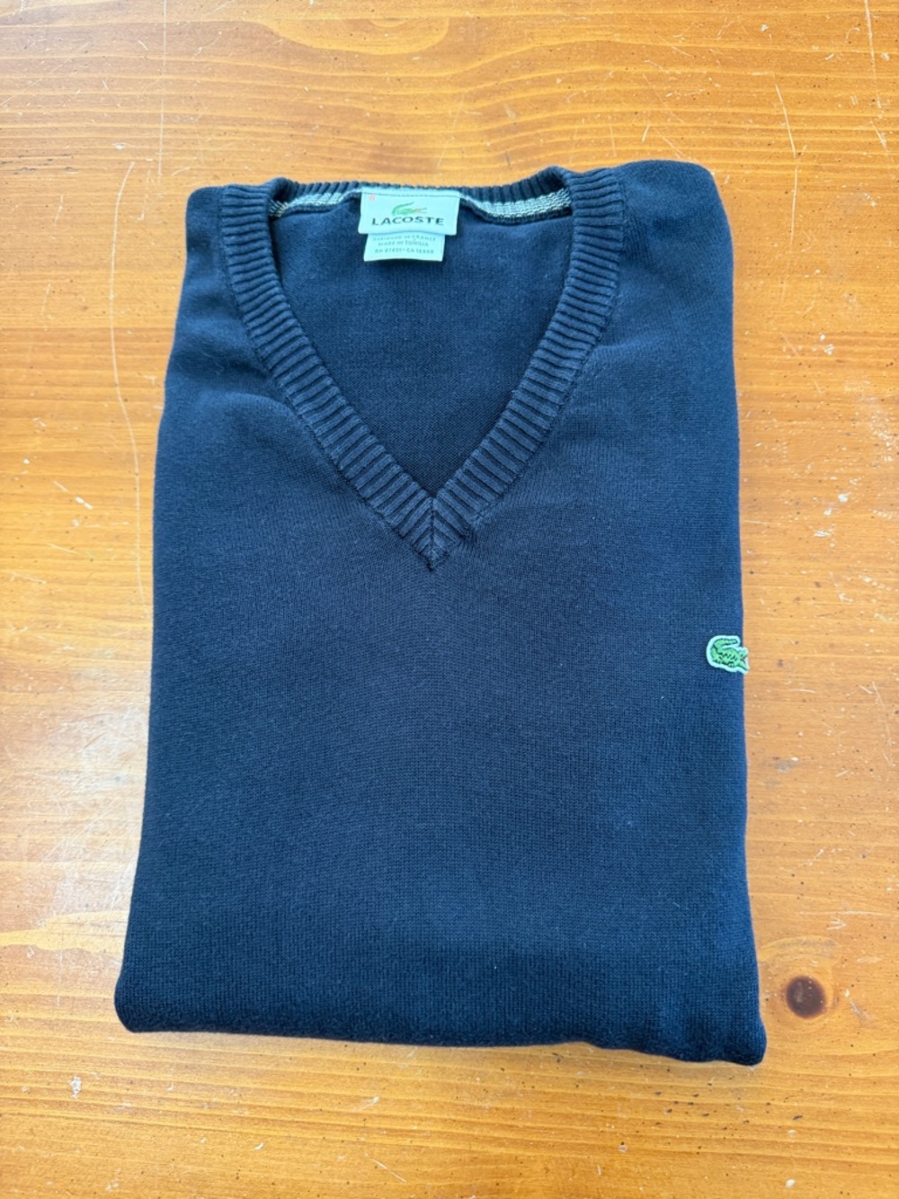 Lacoste Men's V-Neck Sweater in Navy with Green Logo - Picture 10 of 11